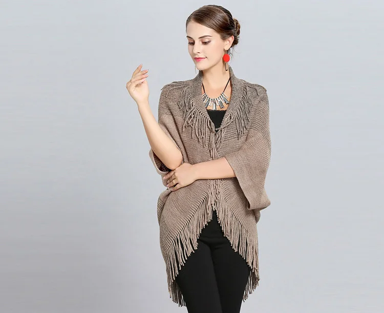 

Женский Повседневный Кардиган цвета хаки, модный свободный свитер с рукавом летучая мышь и бахромой, вязаные топы, стильная одежда летучая ...