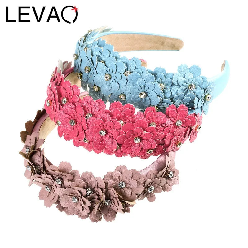 

LEVAO Synthetic Leather Flower Headband Bride Head Band With Crystals Bride Crown Head Flower Wedding Hair Accessory 2021