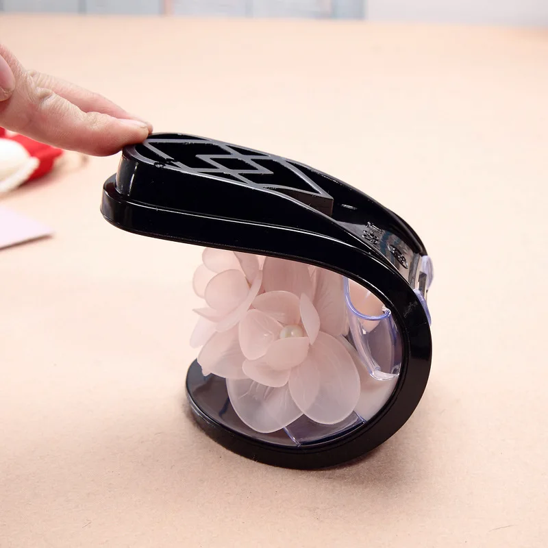 New Summer Slippers Female Flower Crystal Jelly Sandals and Slippers Fashion Non-slip Outer Wear Flat Transparent Beach Shoes