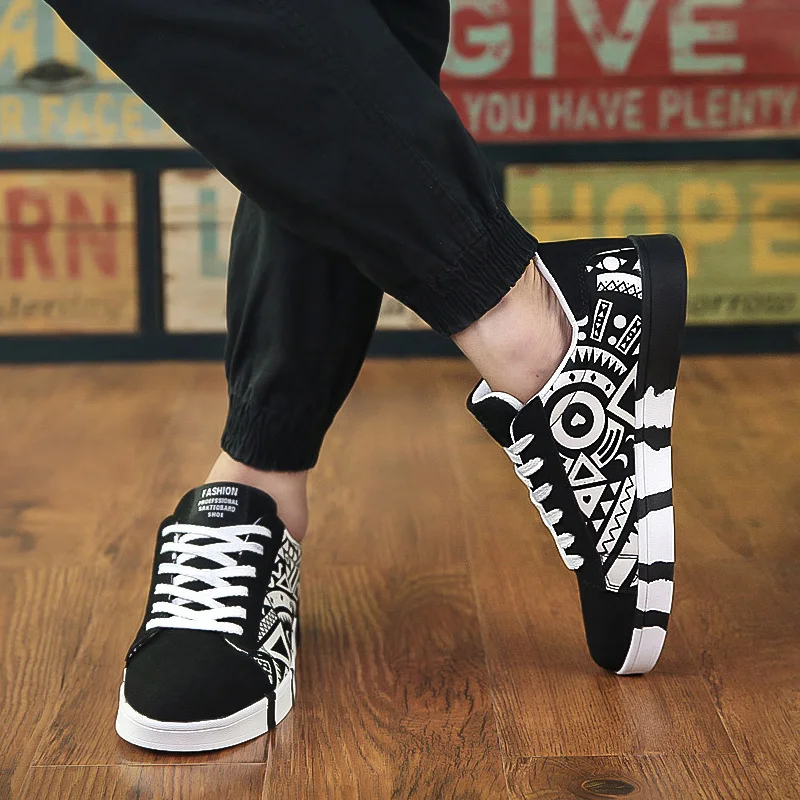 

Men Fashion Breathable Geometric Sneakers Summer Autumn Sports Skateboarding Shoes Canvas Shoes For Male Shoes Teenage Shoes