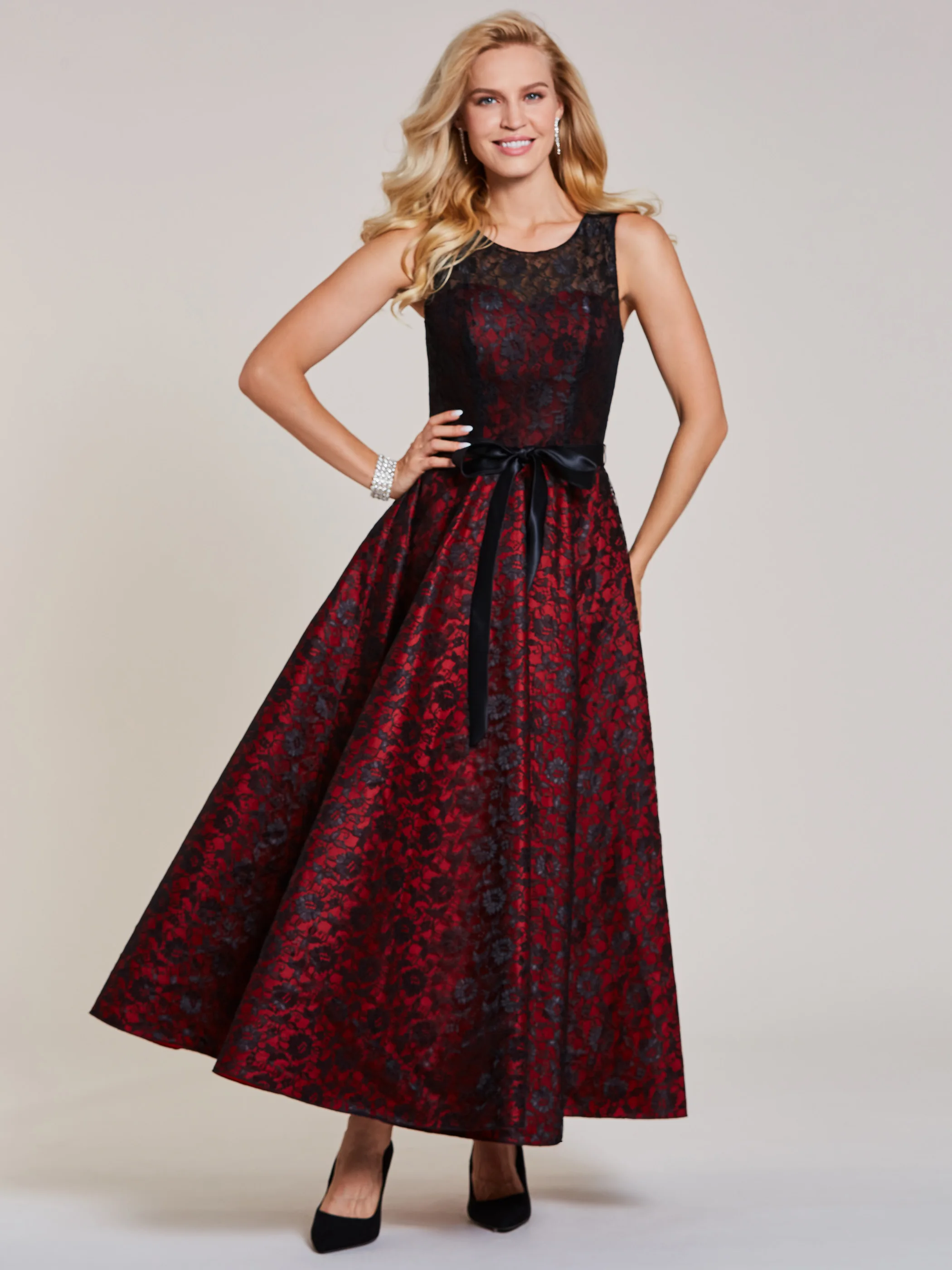 

Summer Dress Vintage Lace Bowknot Burgundy Sleeveless Floor Length A Line Dress Women Formal Wedding Party Long Evening Dresses