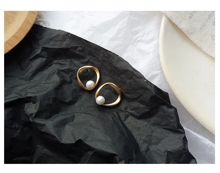 Новое поступление матовые металлические золотые геометрические серьги-гвоздики