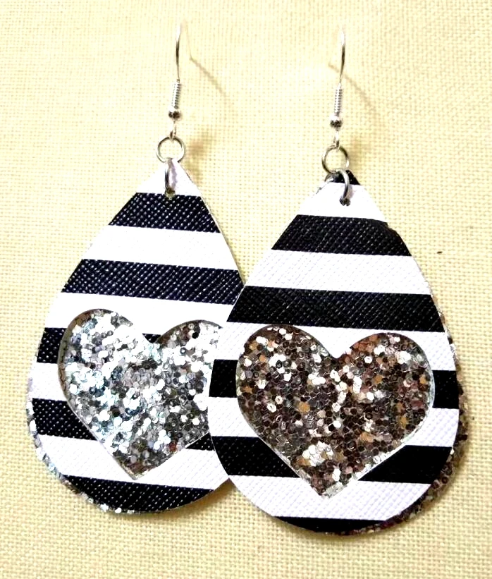 New Teardrop PU Leather Earrings Lightweight Leaf Petal Drop Earrings Valentines Day Gift For Women Girls