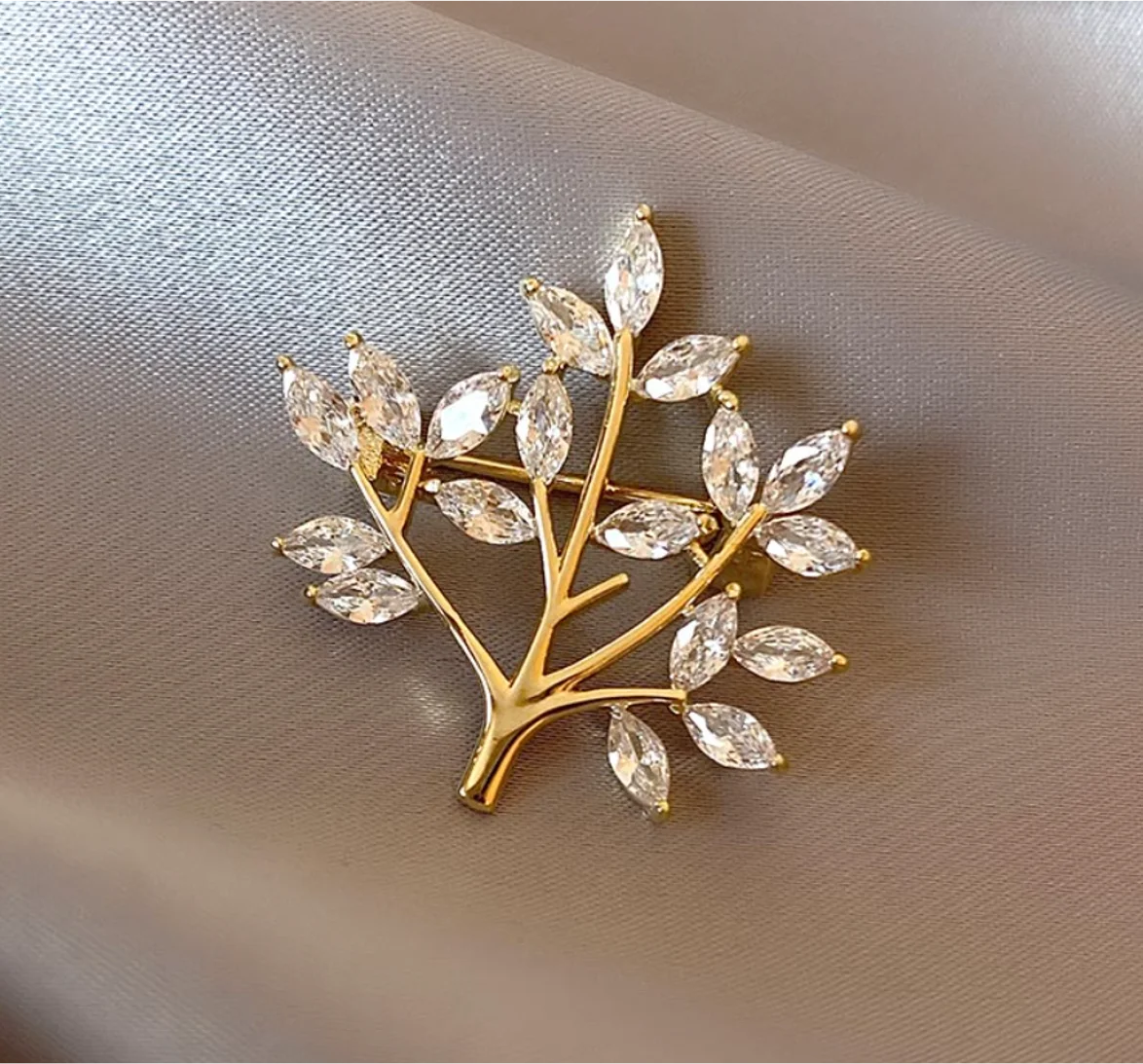 

trend Luxury zircon tree Lapel pin Alloy Artificial rhinestones Women's brooch fashion jewelry