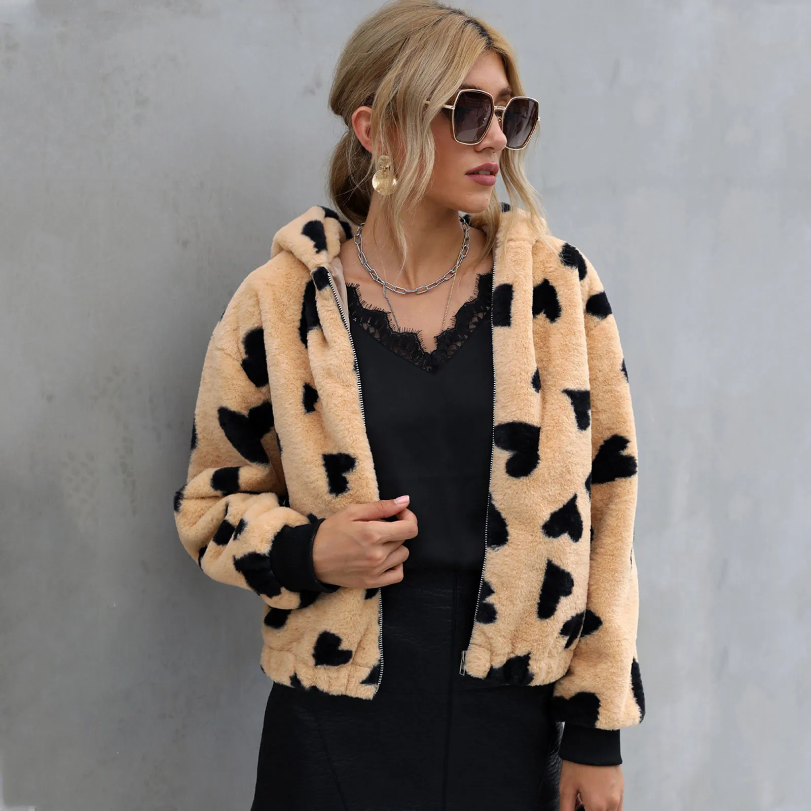 

Women's plush coat winter 2021 new ladies Warm Heart Fleece Jacket Long Sleeve Casual Hooded Zipper Up Short Coat high quality