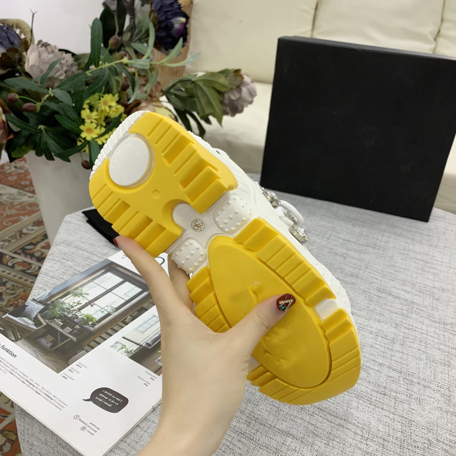 

Fashion Crystal Comfortable Breatheable Lace Up Sport 2021 Spring Autumn Genuine Leather Casual Sneakers Women Yellow