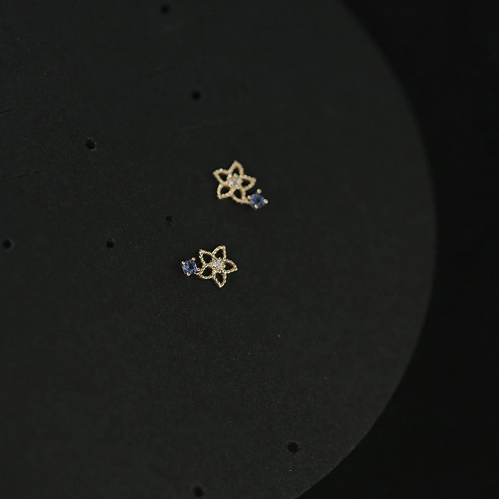 

Sell Like Hot Cakes Blue Flower Zircon Lovely Earrings Classic Geometric Female Joker Contracted Fashion Stud Earrings