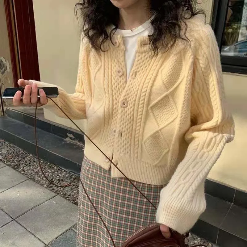 

Свитер Женский вязаный книзу, на осень и зиму