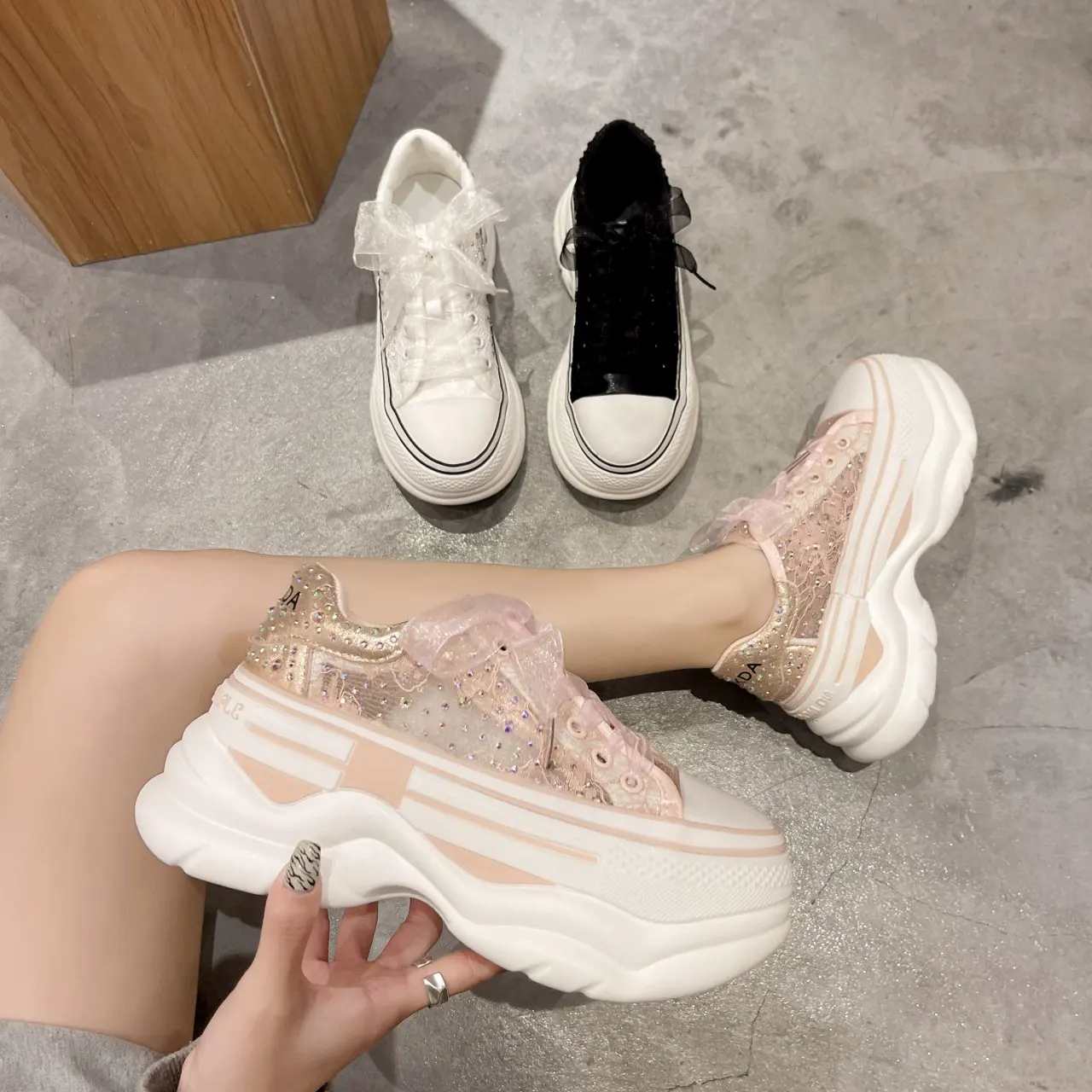 

Designer Woman Platform Shoes New Fashion Thick Bottom High Heel Lace Ladies Vulcanized Shoes Basket Femme Chunky Sneakers Women