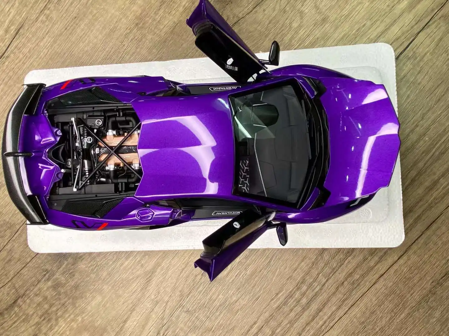 Автомобильная модель из смолы Autoart 1:18 Lamborghini шатендор SVJ для украшения и подарка |