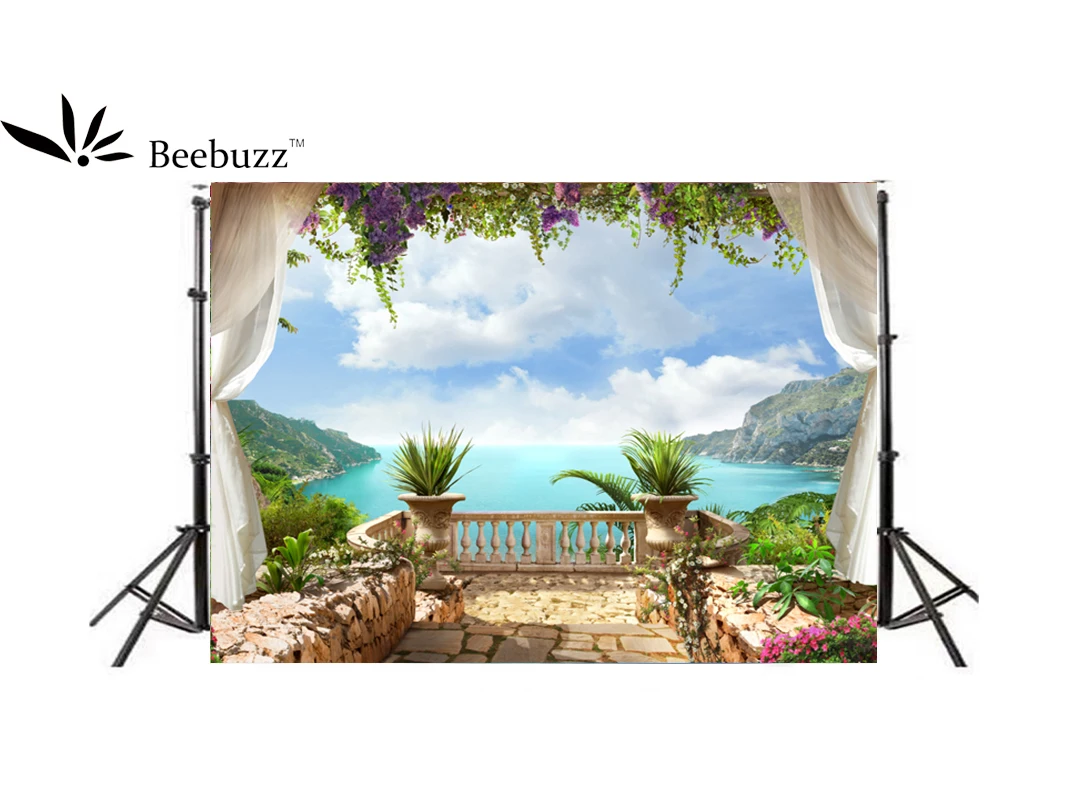 Beebuzz фото фон зеленые холмы зеленая вода голубое небо и белый с облаками|Фон для