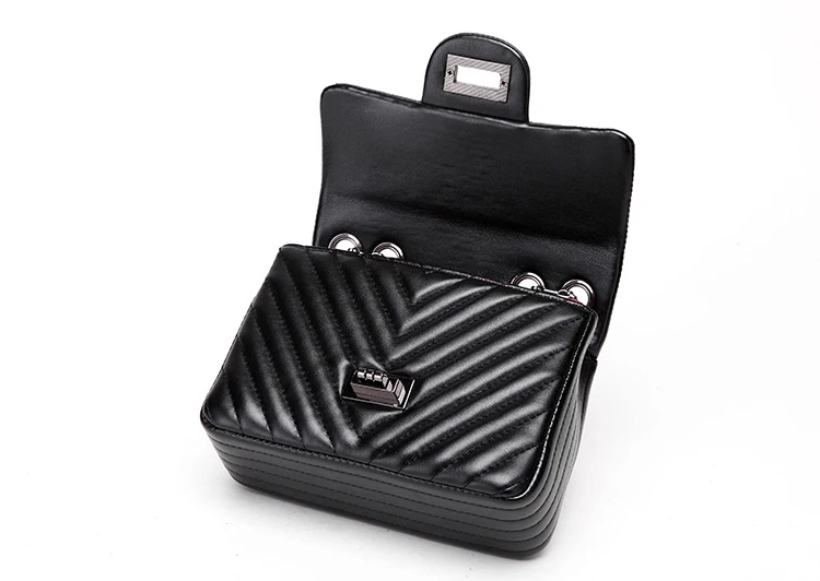 Женская сумка мессенджер с цепочкой в клетку бриллиантами V образные сумки через