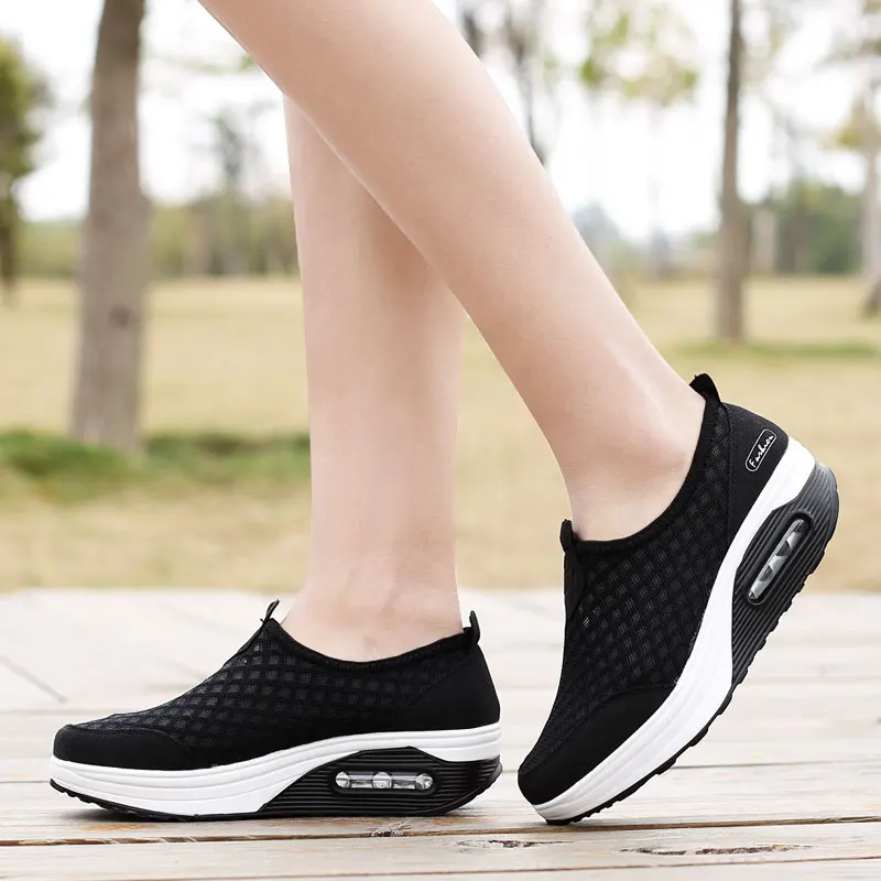 

Ladies Running Sneakers Woman Fashion Outdoor Walking Jogging Shoes Women Breathable Sneakers Air Mesh Thick Sole Sports Shoes