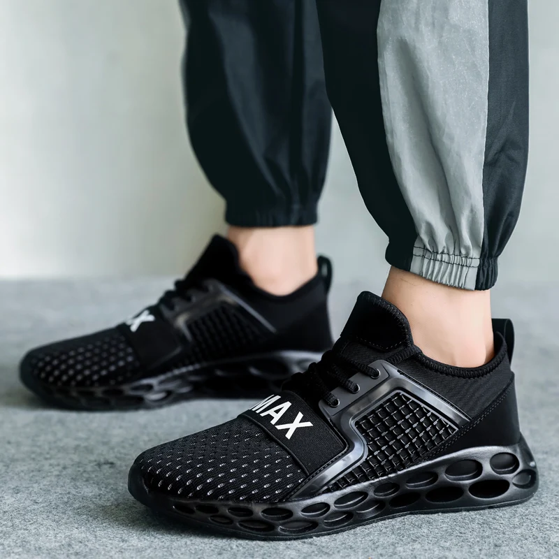 

Men Running Shoes Breathable Outdoor Sports Shoes Lightweight Sneakers for Women Comfortable Couple Cushion Flats Training siz48