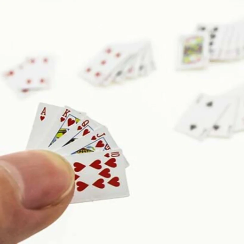 

Mini Games Poker Mini Dollhouse Playing Cards Miniature 1:12 Cute Miniature Doll Toys Accessories Home Decoration