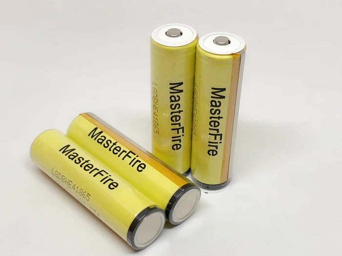 

4pcs/lot MasterFire Protected LG HE4 18650 2500mah 3.7V 35A High Drain Rechargeable Lithium Battery For Flashlights Power Tools