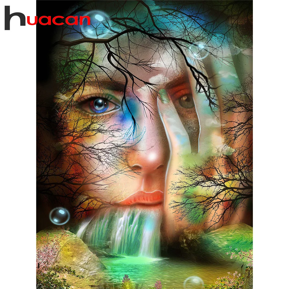 

Картина из страз с изображением женщины-водопада