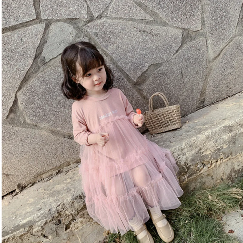 Платье ТРАПЕЦИЕВИДНОЕ хлопковое с длинным рукавом и кружевом буквенным принтом