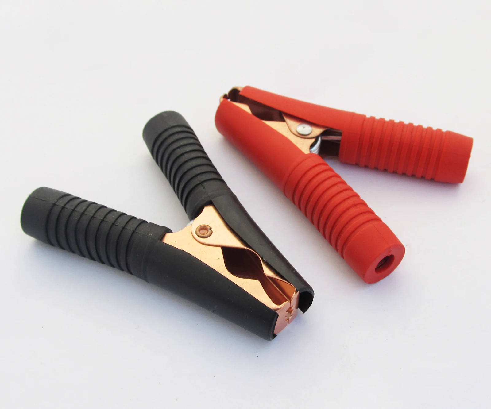 

1 пара металлических пластиковых чехлов для автомобильных аккумуляторов, цвет красный и черный