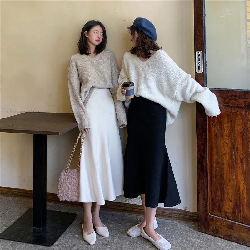 

Женское шерстяное платье средней длины с юбкой-годе на осень и зиму