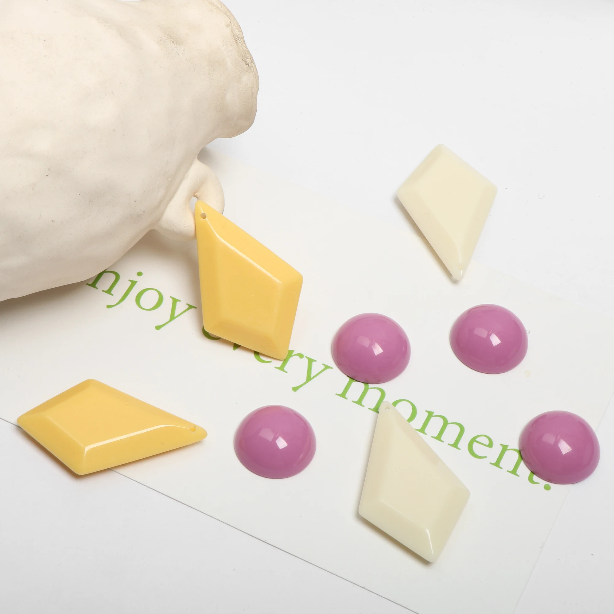 Круглый патч из твердой смолы с бриллиантами для кремового мороженого сделай сам