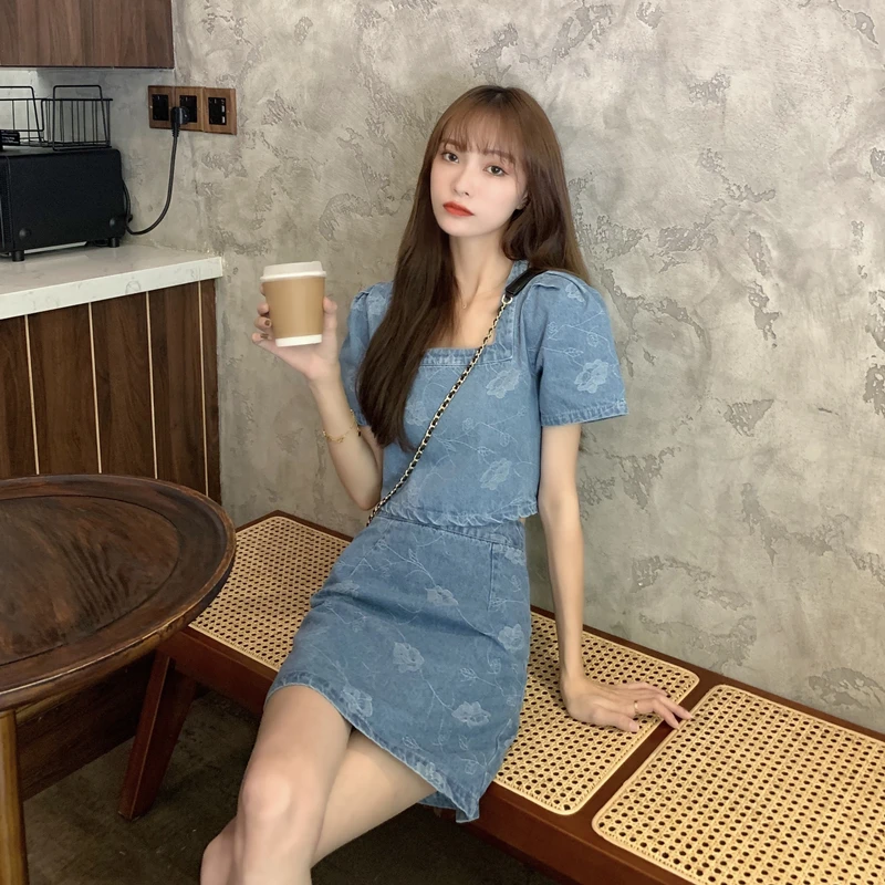 

2021 Summer Women Outfits Fashion Denim Square Collar Crop Top + High Waist A-Line Mini Skirts Suits for Woman Two Piece Set