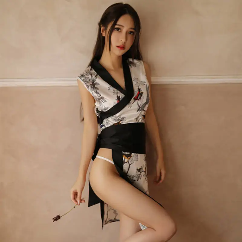 Новое пикантное кимоно без рукавов с открытой планкой и бантом на талии высоким