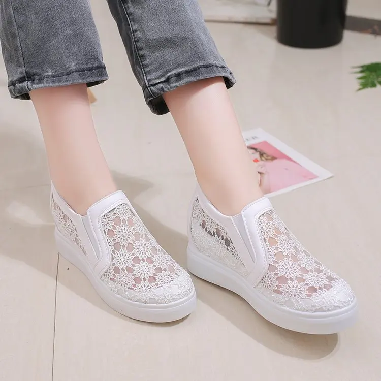 Сандалии женские кожаные босоножки на танкетке плоская подошва с перфорацией