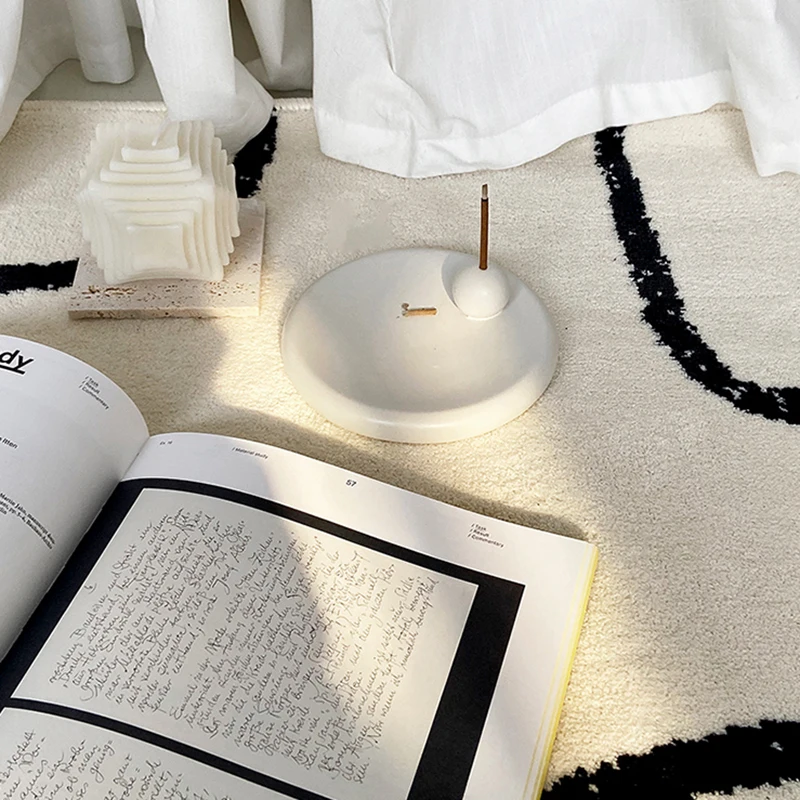 

Ceramic Incense Burner Nordic Calming Aroma Base Storage White Round Plate Portable Travelling Accessories Home Office Decor