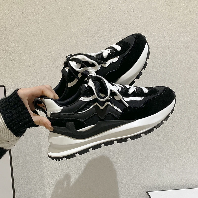 

2021 Fashion Brand Leather Golf Shoes Ladies Hard-Wearing Low Ankle Golf Sneakers for Women Thick Soled Golf Trainers Girls