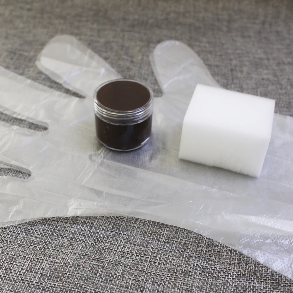 Краска из коричневой кожи специально используется для покраски кожаных диванов