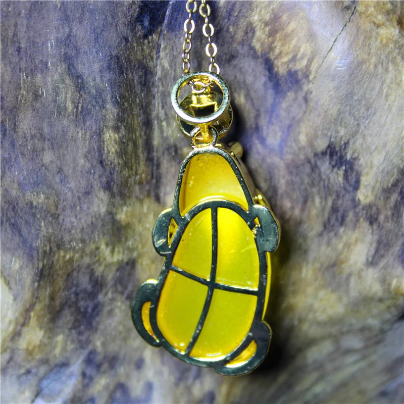 

Wholesale Fashion Jewelry Inlaid Green Agate Silver Plated Mythical Beast Necklace For Woman Feature Luxury Namour Charm Gift