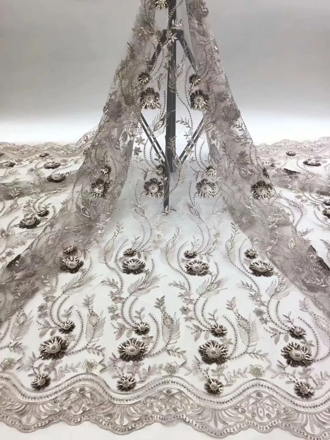 

2020 Latest French Wedding Design African Advanced Sequins embroidery Nigerian High Quality Sequins Tulle Lace Fabric flowers