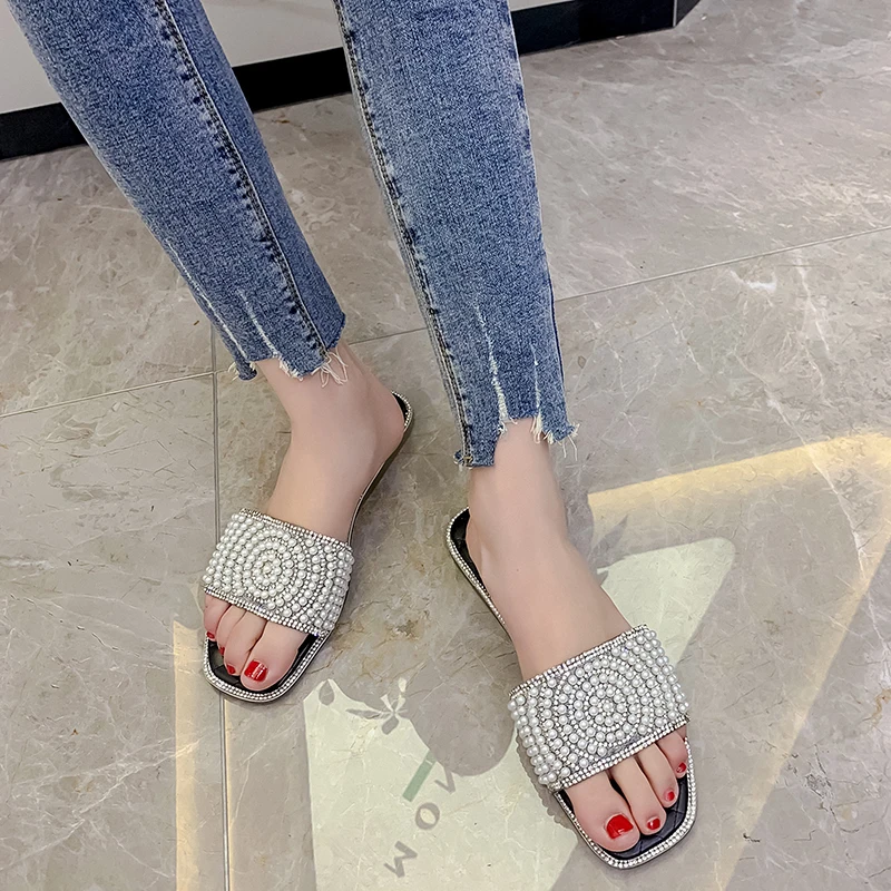 Женские летние шлепанцы 2020 в клетку с жемчугом на плоской подошве повседневные