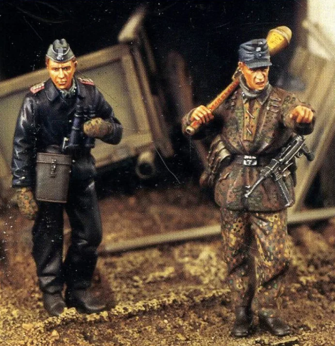 

1/35 WWII German Infantry&Tank Officer Battle Of the Bulge (2 Resin Figures/Set) VERLINDEN #1380 Unassembled Uncolored