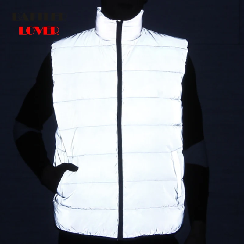 Мужской пуховой жилет черный светоотражающий без рукавов приталенный теплый