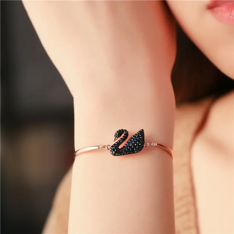 

Korean Version Simple Fashion White Swan Bracelet Ladies Banquet Travel Jewelry Inlaid Zircon Titanium Steel Non-fading Bracelet