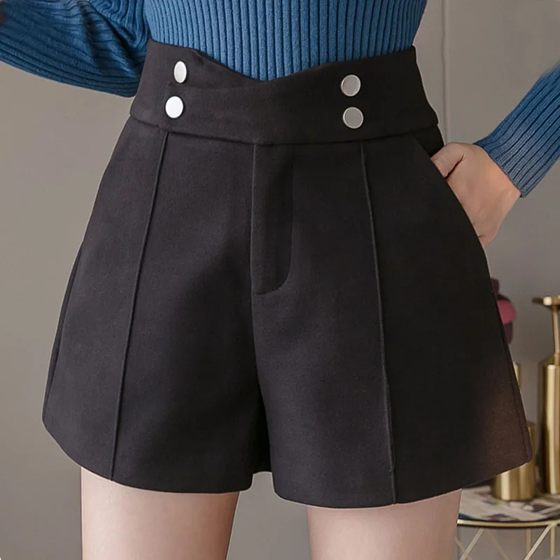 Осенне зимние женские шорты 2019 с карманами на пуговицах драпированные