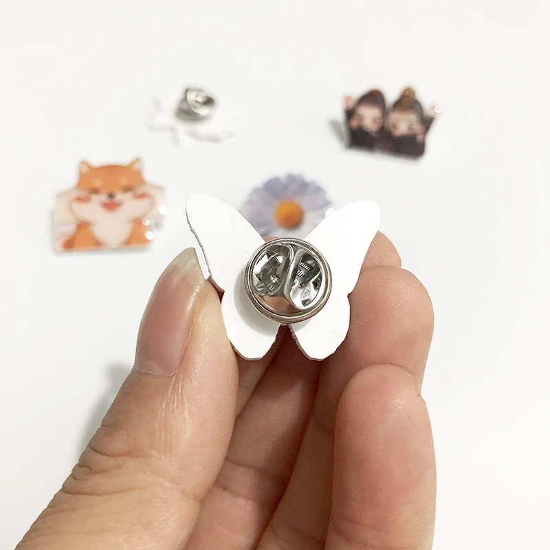 Милые акриловые заколки для лацканов с мультяшным рисунком Микки Мауса Disney