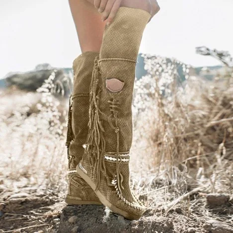 

Женские сапоги до колена с кисточками из замши, на плоской подошве, ботинки с перфорацией для женщин в стиле ретро зимние большие Размеры C4