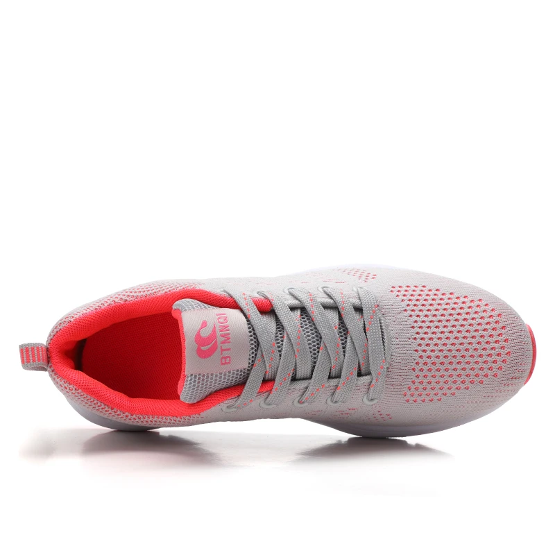 Кроссовки женские спортивные на шнуровке удобные для фитнеса и спортзала бега