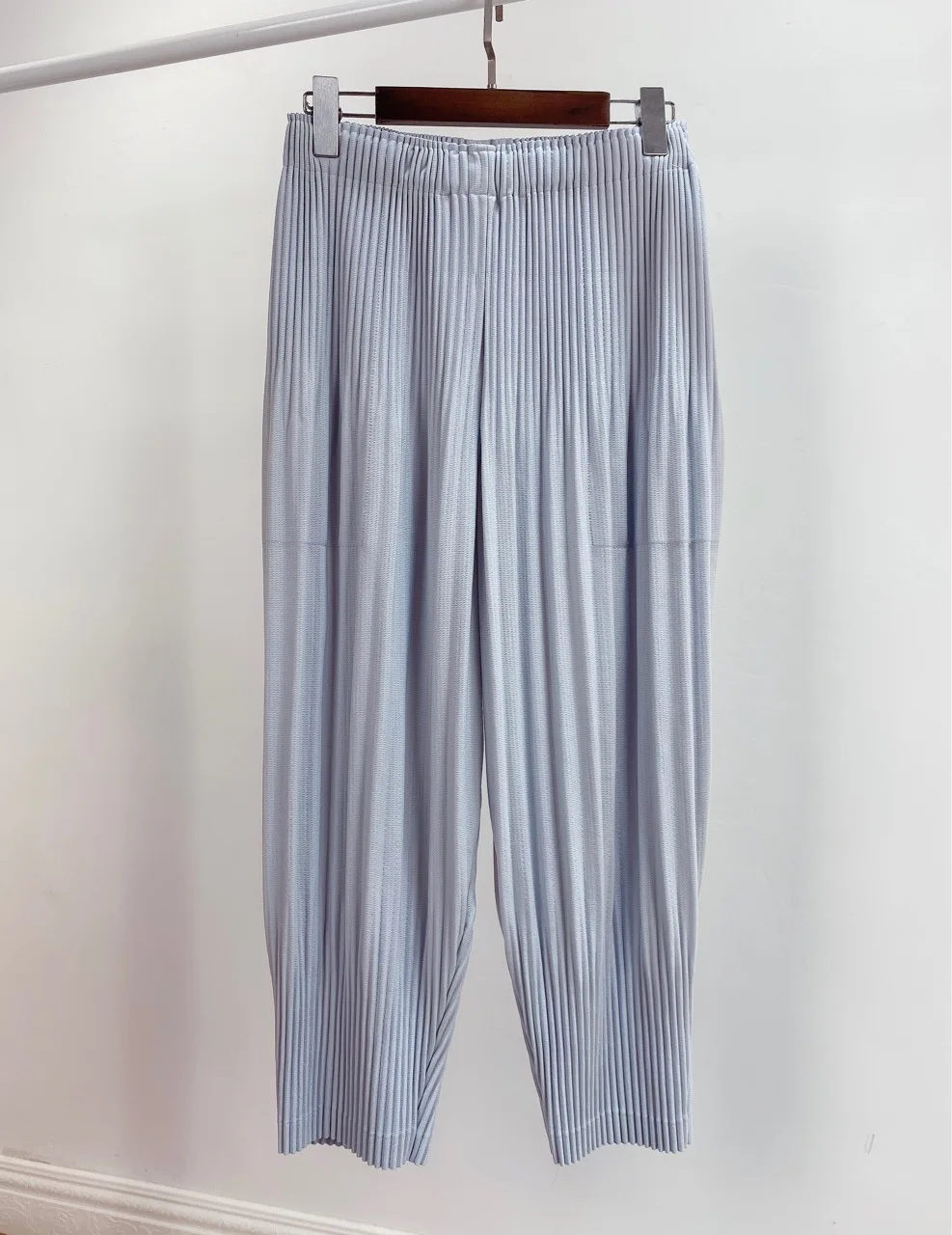 

New Style for Autumn and Winter Pleated Thicken Knickerbockers MIYAKE Pleats Trousers Women Vetement Femme Women Pants