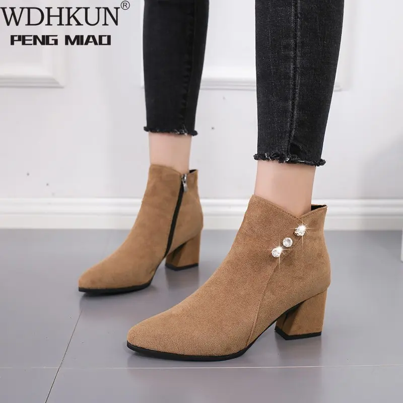 

Осенне-зимние новые женские ботинки на высоком каблуке женские мартинсы с пряжкой модные с острым носком в Западном английском стиле по щик...