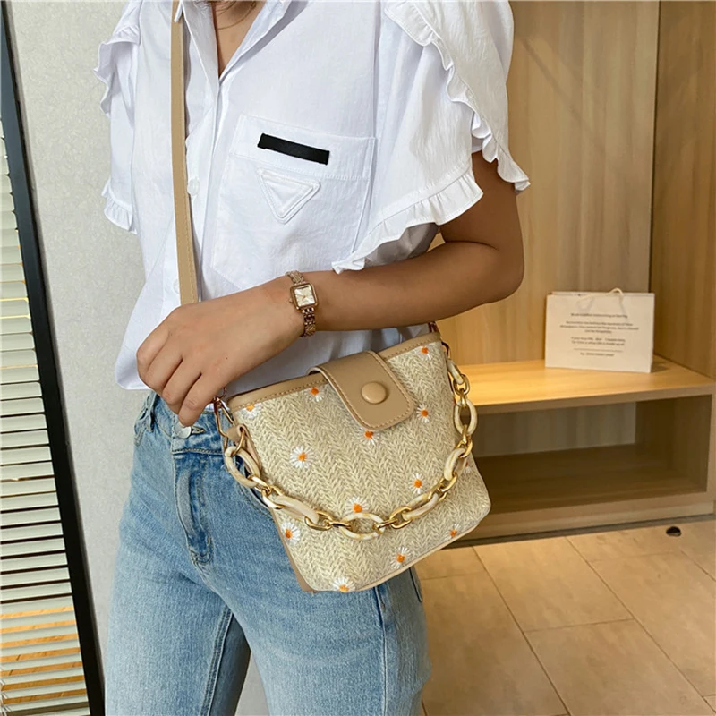 

Women's Bag Summer Small Female New Wave Korean Version Of The Wild Messenger Simple Fresh Single Shoulder Straw Bucket Handbag