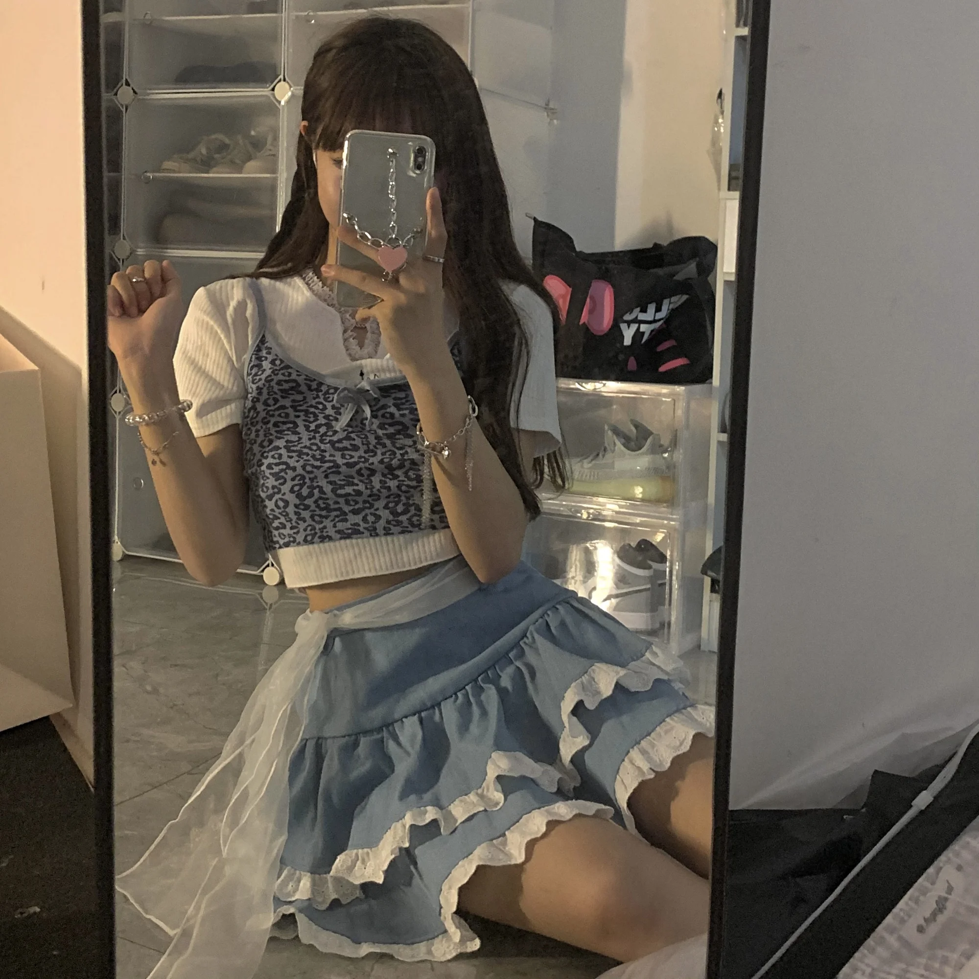 Милая Корейская футболка в иностранном стиле с V-образным вырезом кружевная