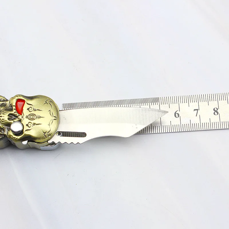 Zhenduo Ветрозащитный череп прямо в зажигалку струи пламени многоразового нож