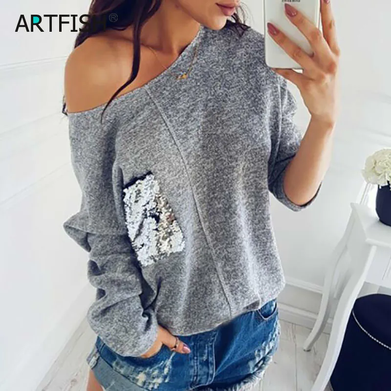 

Женский трикотажный свитер с вырезом лодочкой и блестками