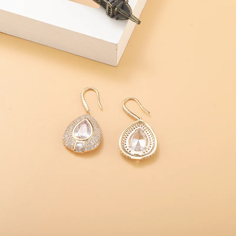 

European and American style jewelry fashion niche simple temperament wild earrings female exquisite shiny drop-shaped ear hooks