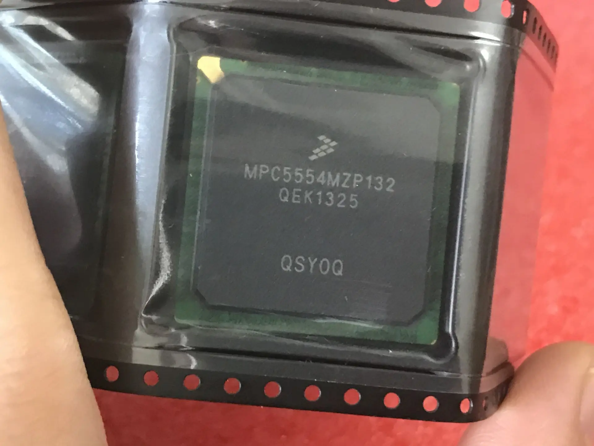 100% новый и оригинальный MPC5554MZP132 MPC5554MZP MPC5554 BGA|Запасные части| |