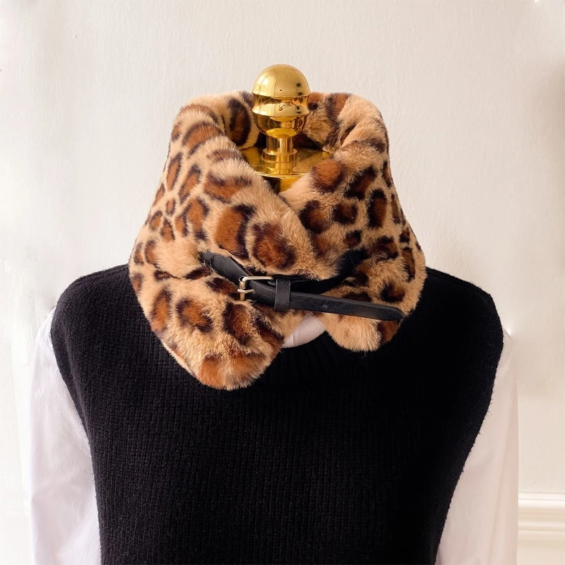 

Women Winter Warm Fluffy Plush Collar Scarf Leopard Print Neckerchief with Adjustable Buckle Belt Thermal Shawl Wrap